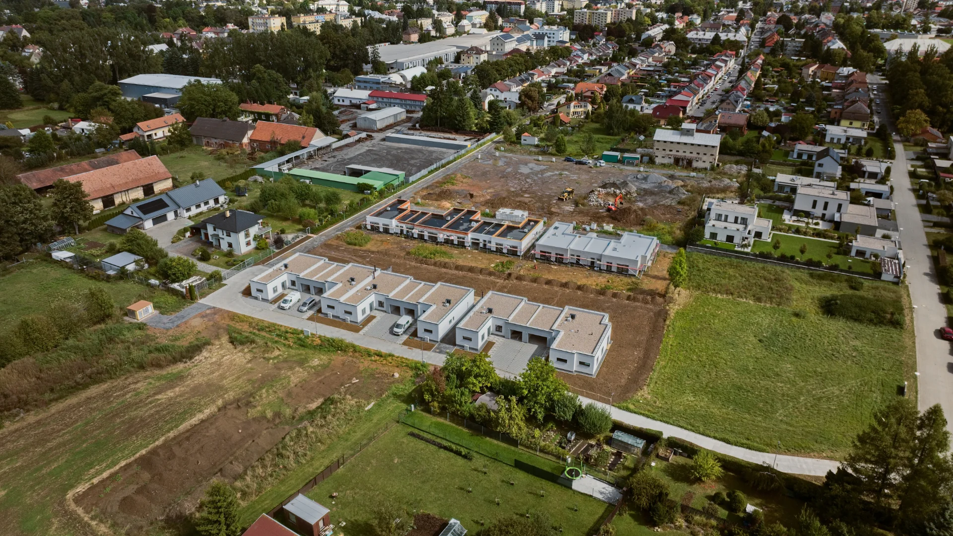 Foto z výstavby 1. etapy